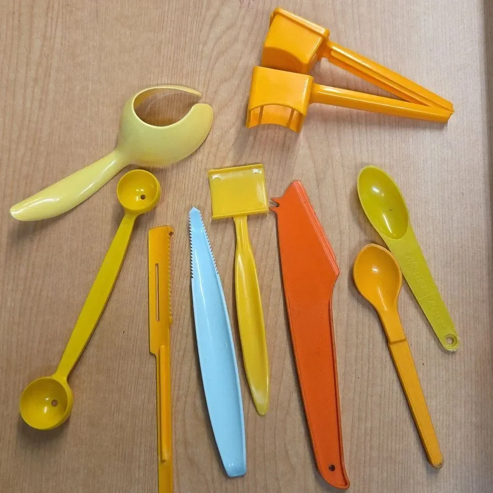 Tupperware Chop Pour Tray, Sandwich Keeper, 2‎ Small Storage, Misc Utensils